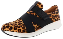 Clarks Of England Clarks Women's Un Rio Strap Hook & Loop Slip On Sneakers With Arch Support