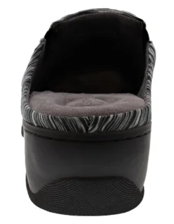 Softwalk Women's Alcon 2E Wide Width Slip On Clogs 58 Softwalk Women's Alcon 2E Wide Width Slip On Clogs